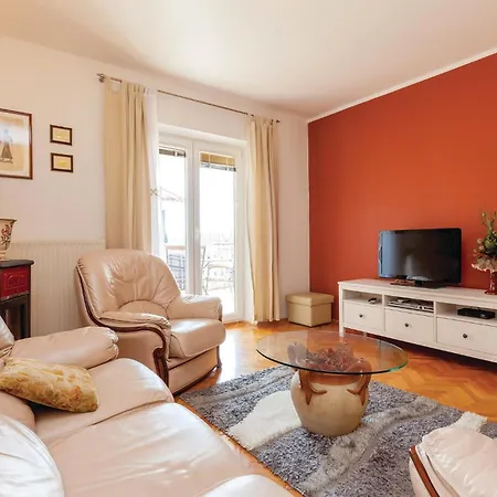 2 Bedroom Gorgeous In Appartamento *