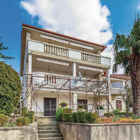 2 Bedroom Gorgeous In Appartamento *